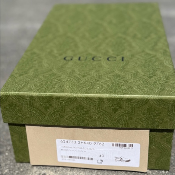 Gucci Unisex Slip on Sneakers in Box - Picture 7 of 7